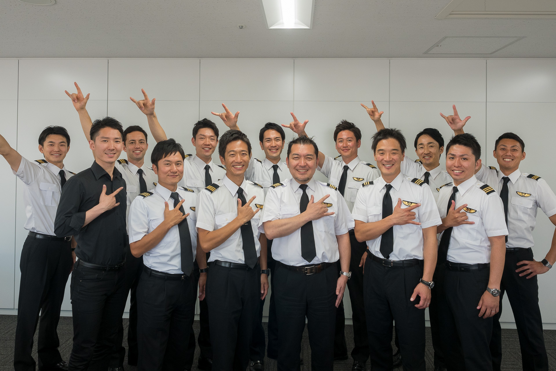 サービス精神旺盛な若手パイロットが集まったJAL「空飛ぶ合唱団