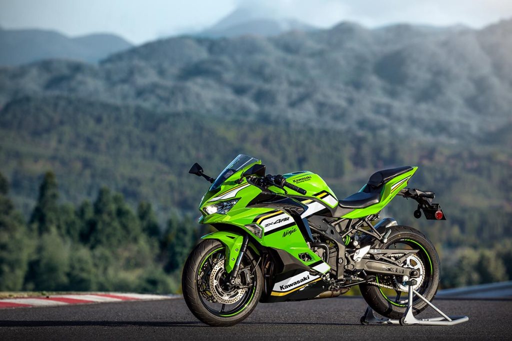 カワサキ Ninja ZX-4R、2025年モデル予約開始！カラーチェンジで
