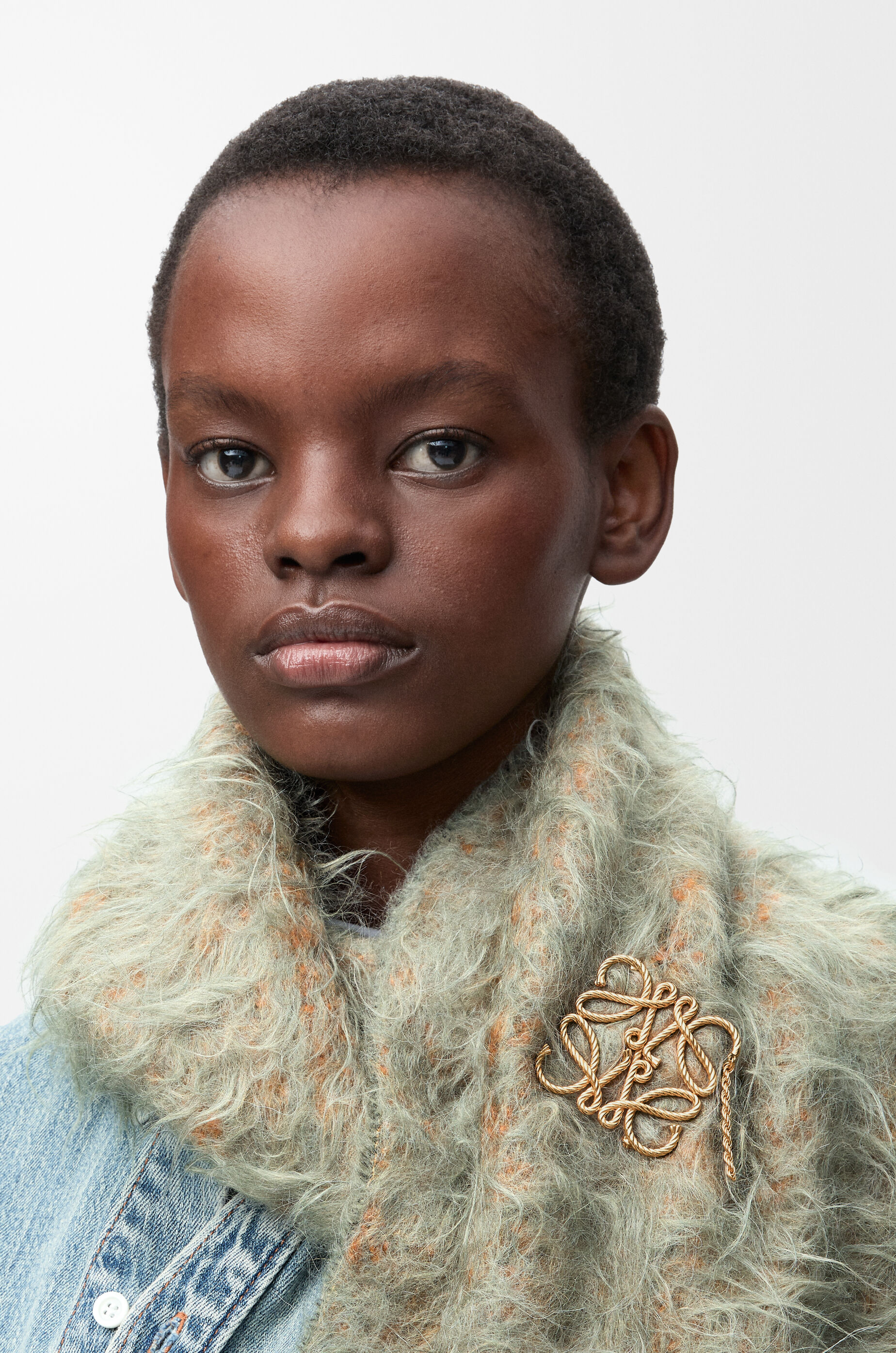 アナグラム ブローチ ゴールド - LOEWE Japan official website