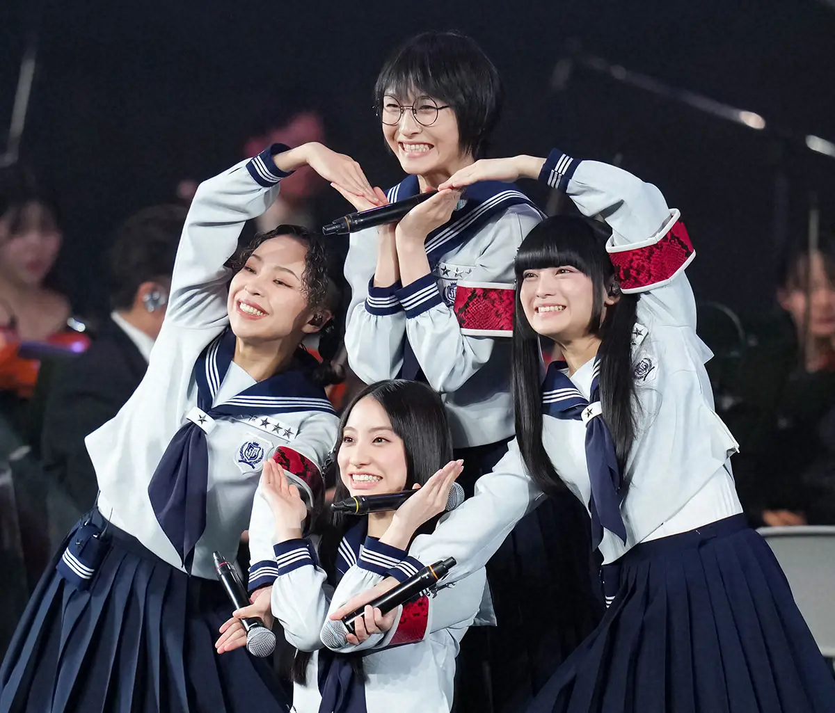 新しい学校のリーダーズ」MIZYU グループ結成前の意外な活動 バック