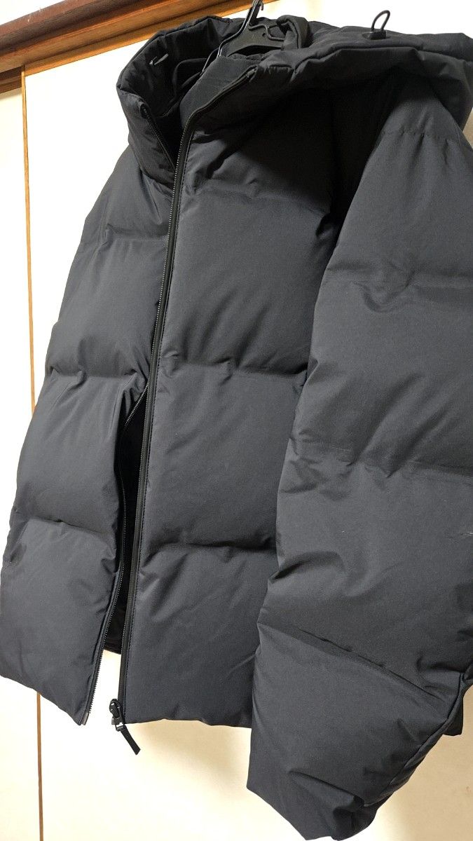 ユニクロ UNIQLO シームレスダウンジャケットパーカー ブラック サイズ