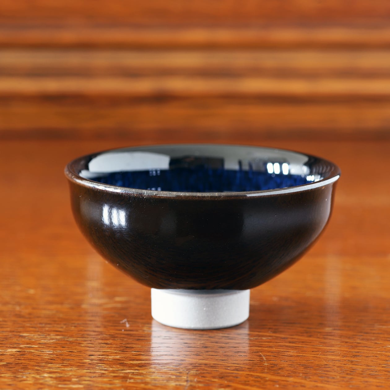 青木清晃 ｜ ぐい吞み 天目「宙」（一点物） ｜ 青木龍山窯・有田 | に