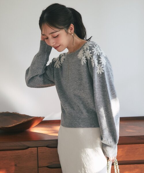 セール】【今すぐお届け！最強愛されニット】お花刺繍クロップドニット