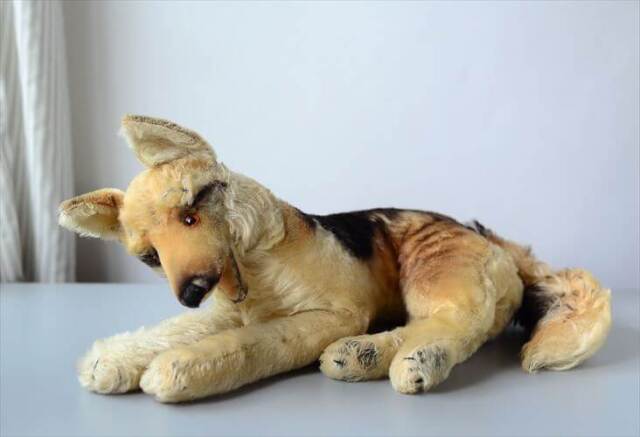 ドイツ製 Steiff くつろぐシェパード シュタイフ ぬいぐるみ