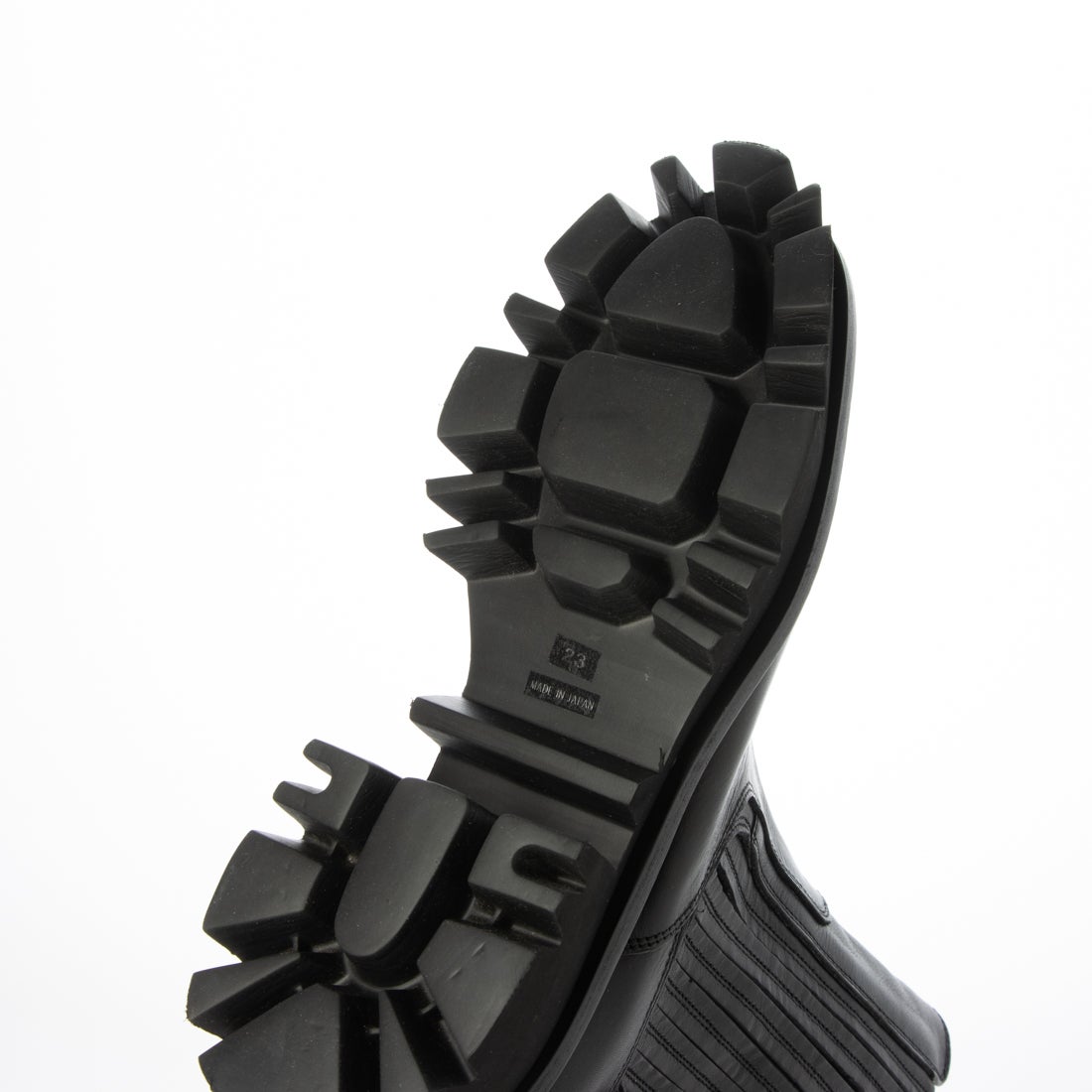 サヤ SAYA 5.5cm本革ラウンドトウ厚底チェルシーブーツ （ブラック