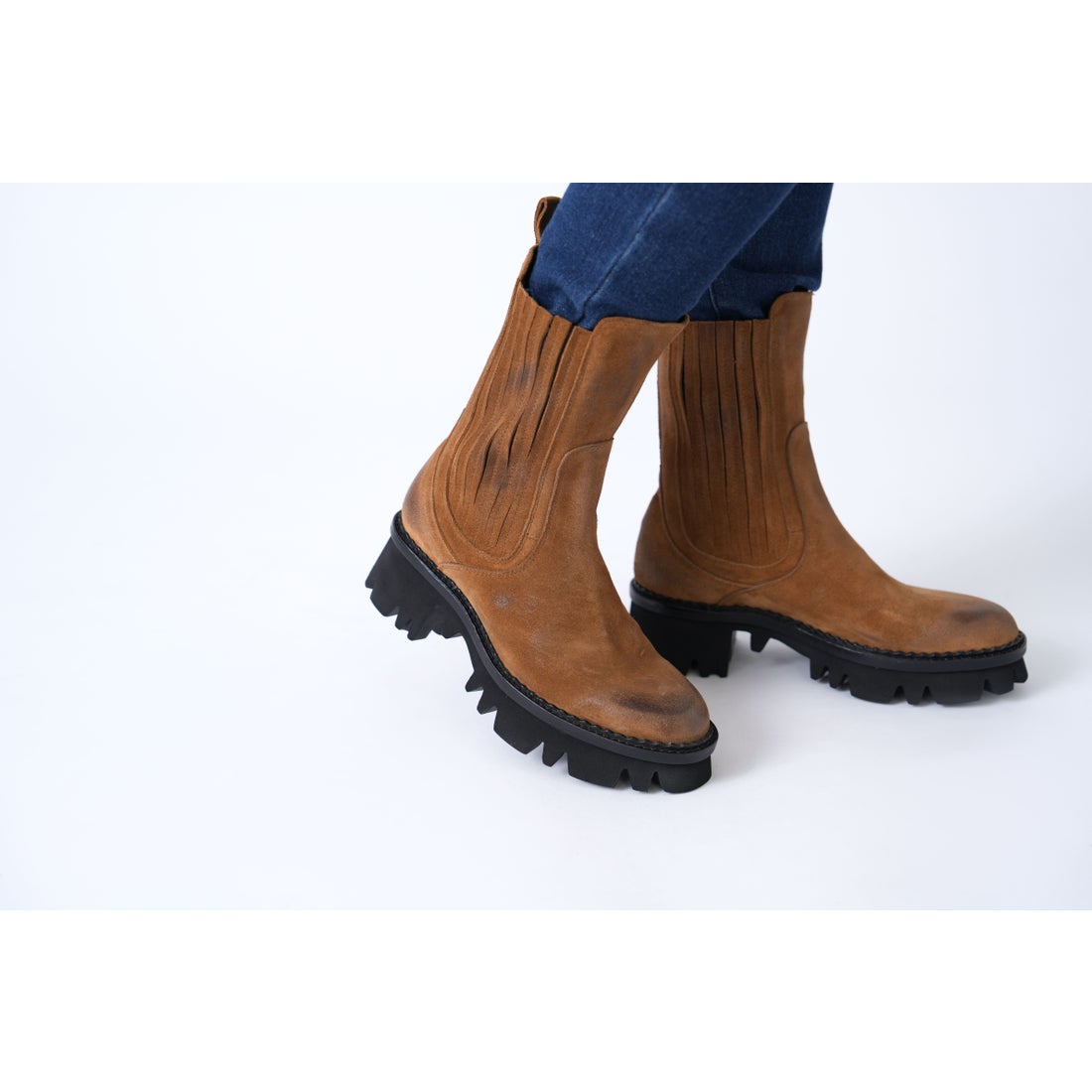 サヤ SAYA 5.5cm本革ラウンドトウ厚底チェルシーブーツ （ブラウン