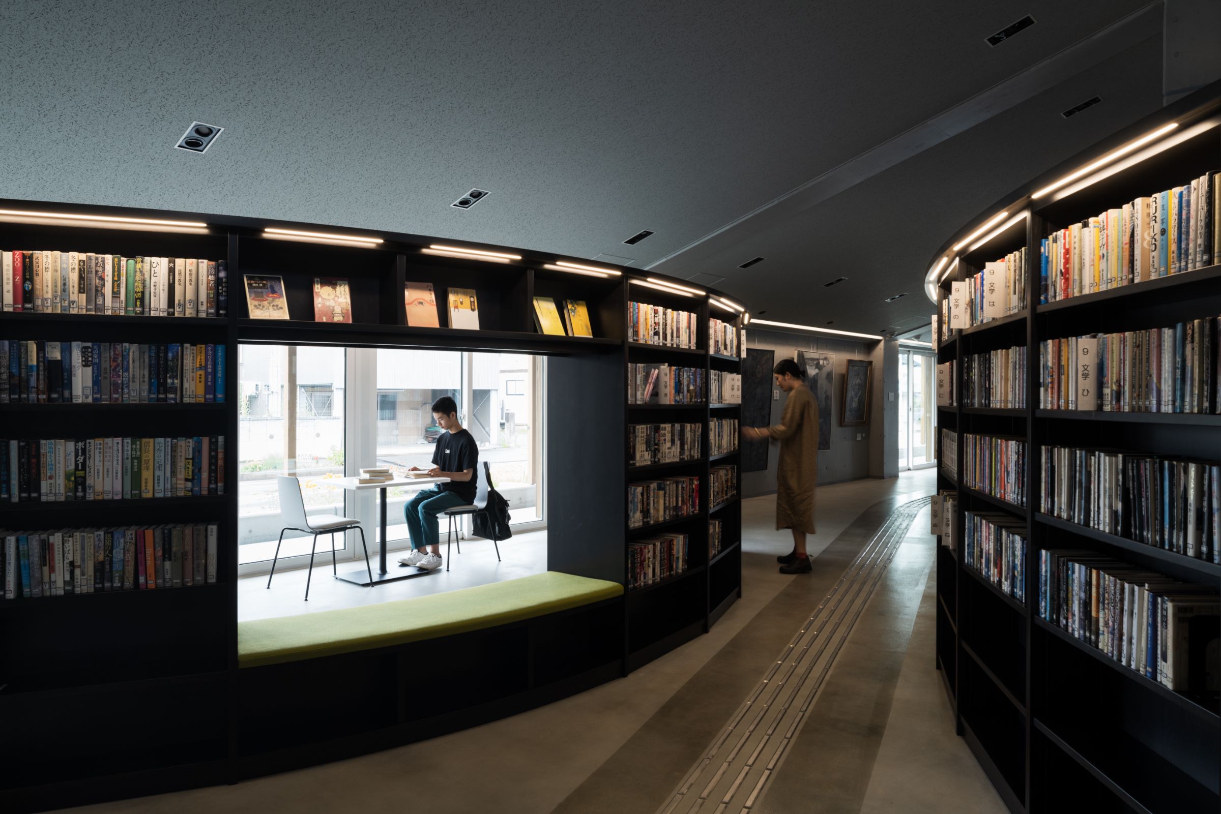 黒石市立図書館 / Kuroishi City Library / 蟻塚学建築事務所