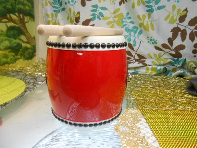 (送料無料18.980円　Rエイサー沖縄大太鼓25cm*30cm 撥二本付