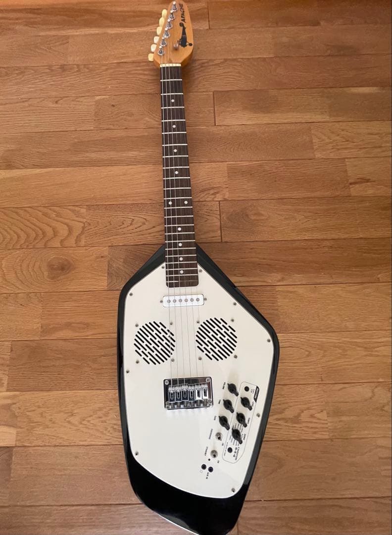 VOXアパッチAPACHE-2アンプ内蔵リズムボックス付エレキギター黒ファントム VOXアパッチAPACHE-2アンプ内蔵リズムボックス付エレキギター黒ファントム