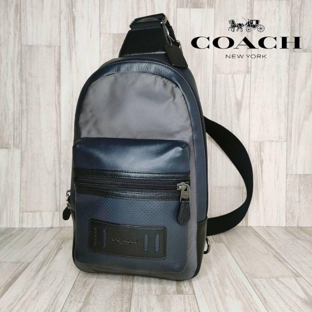 55 COACH コーチ　ボディーバッグ