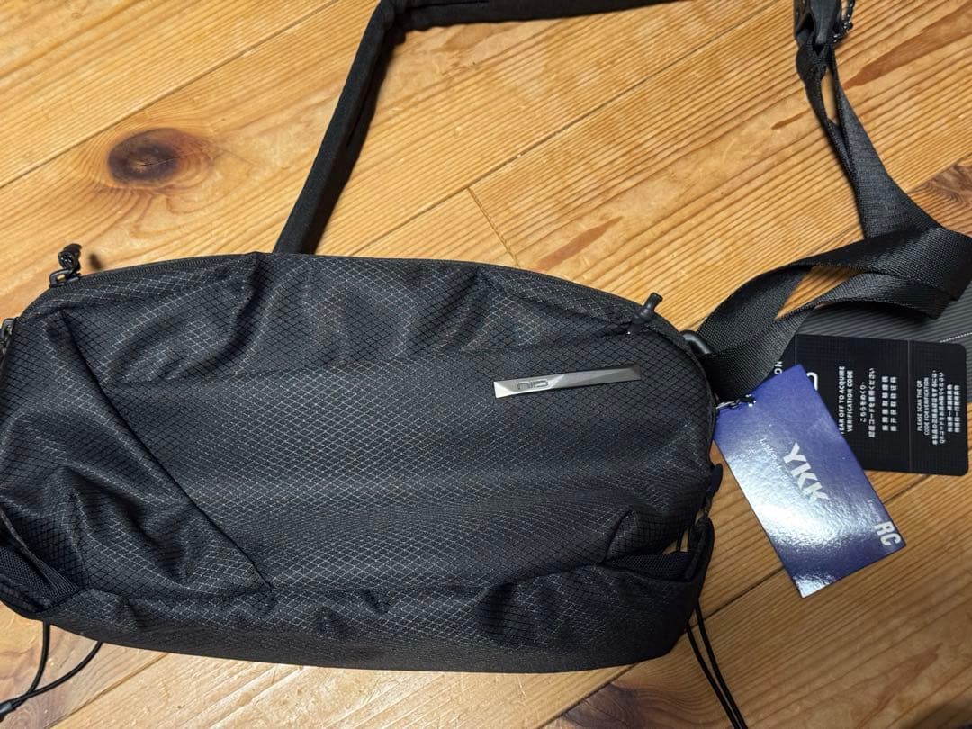 見た目以上の収納力。ボトルも傘も、魔法のように隠せる高機能バック