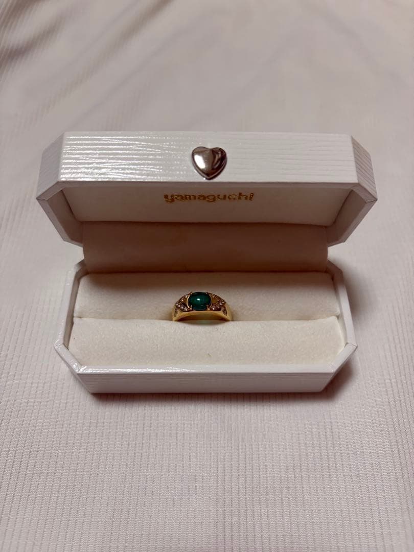 緑色の石 リング　K18