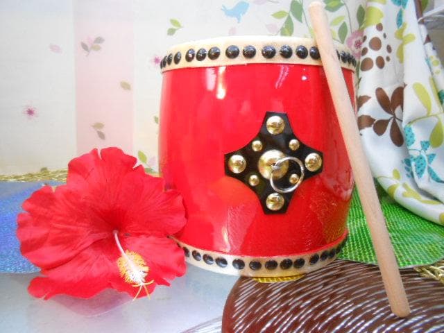 新品未使用(送料無料)9.500円　琉球小太鼓18cm*20cmバチ付き