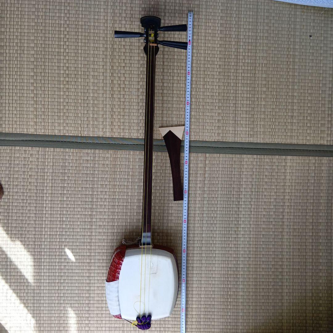 義太夫三味線　太棹　文楽　竹本　本体 白/赤 3弦 バチ付き　豊竹 義太夫三味線 太棹 文楽 竹本 本体 白/赤 3弦 バチ付き 豊竹