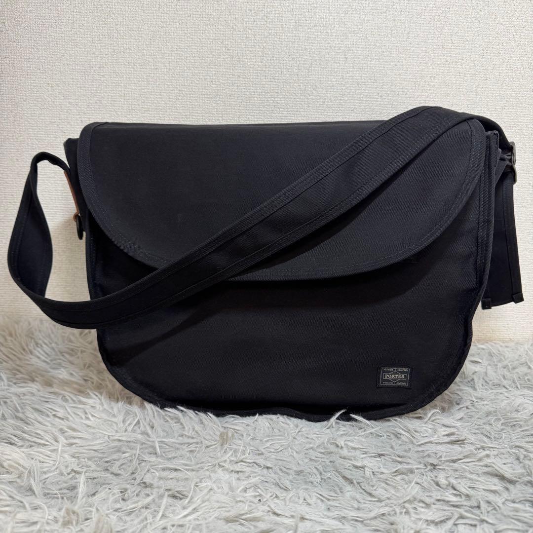 美品 ポーター ステイン メッセンジャーバッグ ショルダーバッグ A4 黒