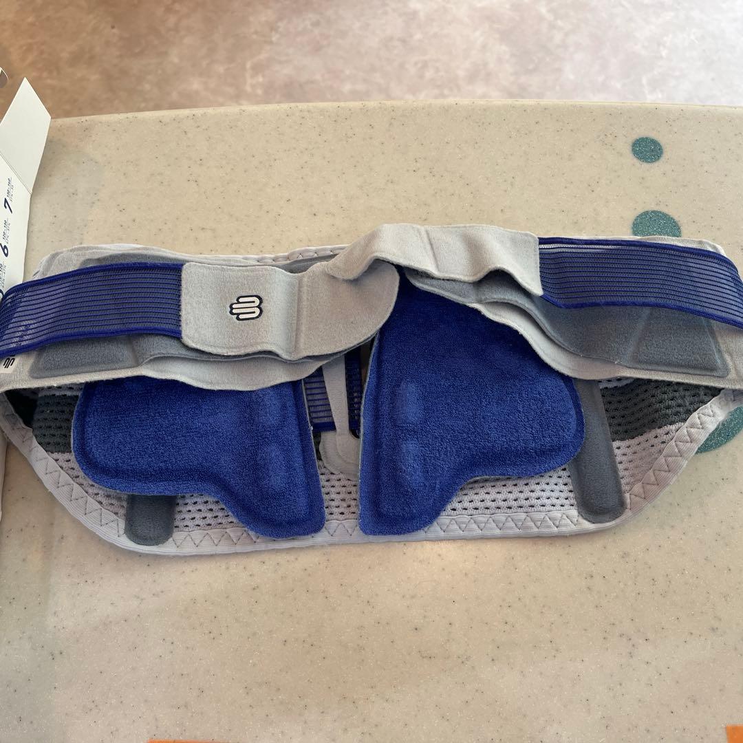 BAUERFEIND sacroloc 腰　サポーター