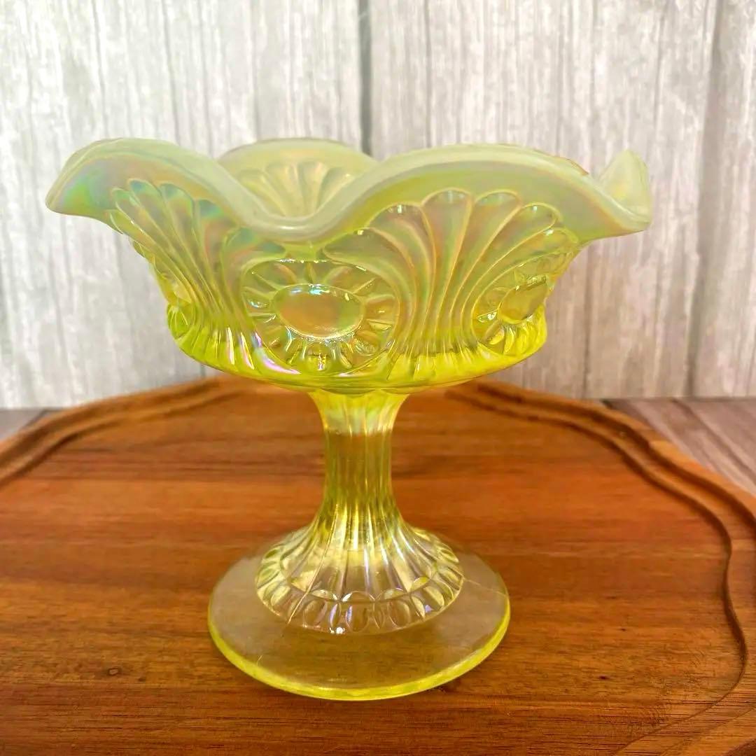 フェントン　ウランガラス　トパーズオパールセント　虹色 フェントン社 ホブネイル トパーズオパールセント（ウランガラス