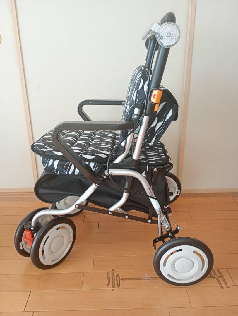 【新品未使用】シルバーカー　レコルティ　SLT10