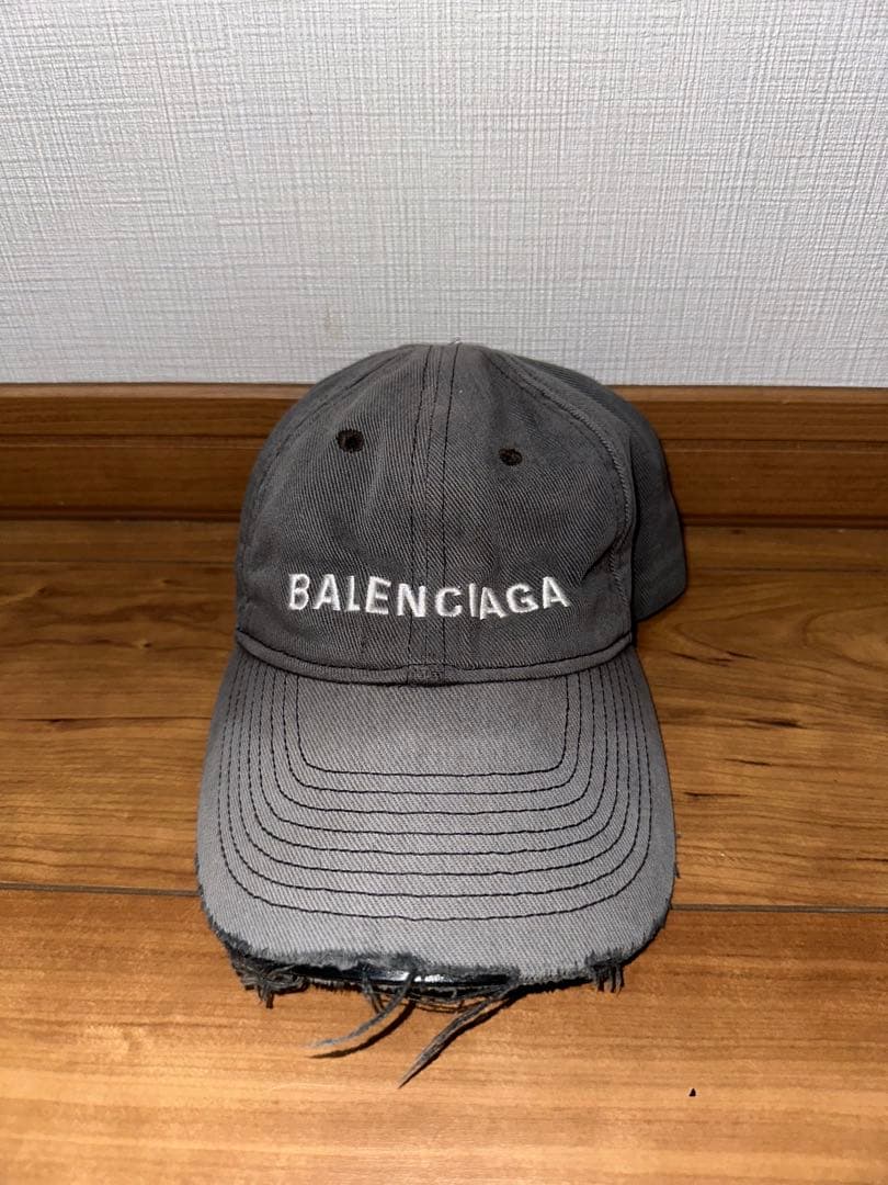 バレンシアガ　キャップ
