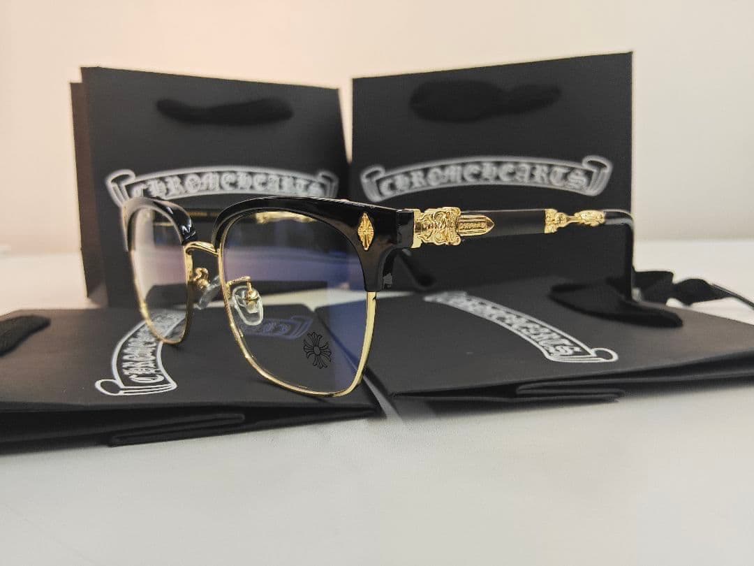 伊達メガネ　黒縁　ハーフゴールド　クロス　ダガー　Y2K　クロムハーツ好き 大人気 伊達メガネ サングラス クロス タガー ゴールド クロムハーツ