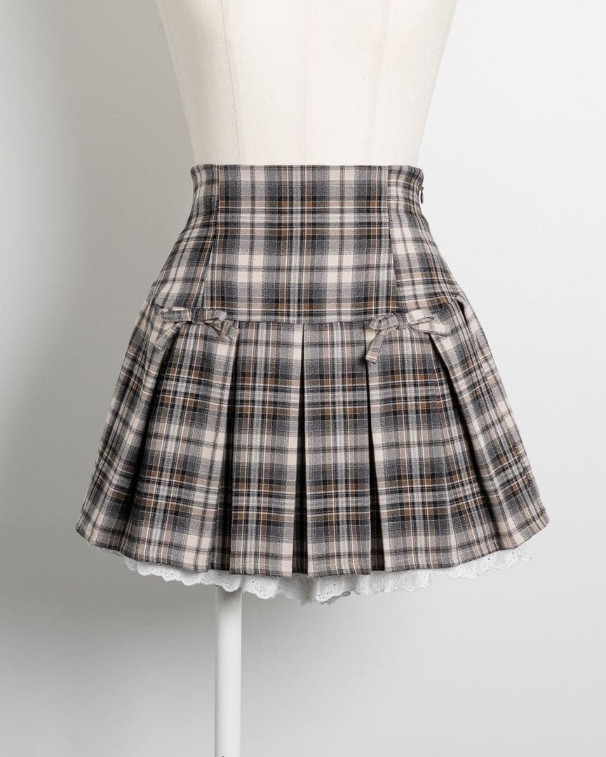 pium ヨーク切替ハートボタン長袖ニット セットアップ ブラック - メルカリ