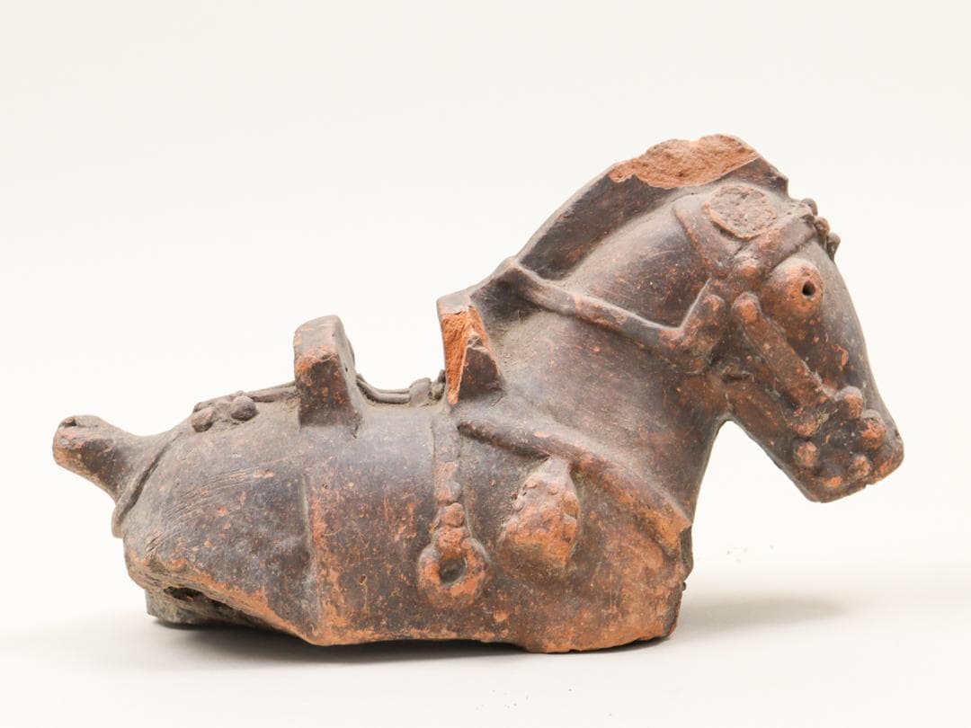 埴輪馬 発掘 土器 古墳 動物埴輪 ハニワ