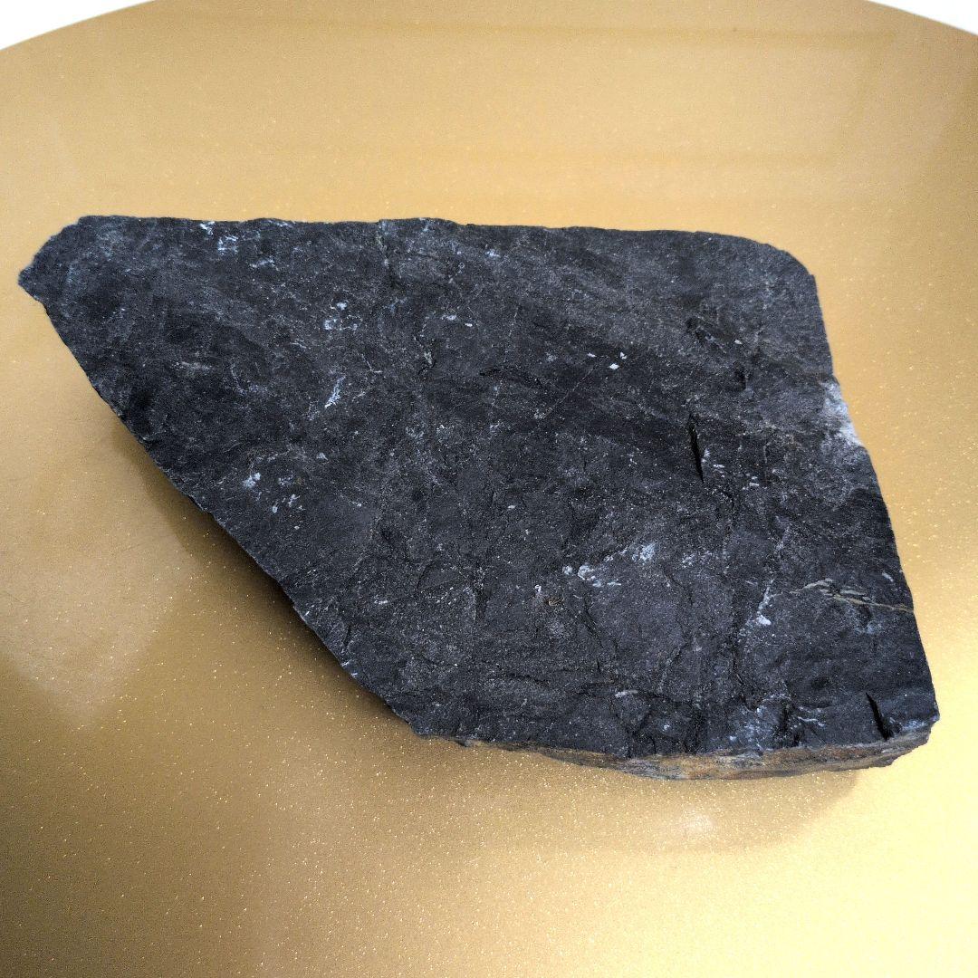 北海道上ノ国産　ブラックシリカ　原石　1kg 　マイナスイオン 楽天市場】北海道 上ノ国 天然鉱石 ブラックシリカ 原石 S M L 500g 石