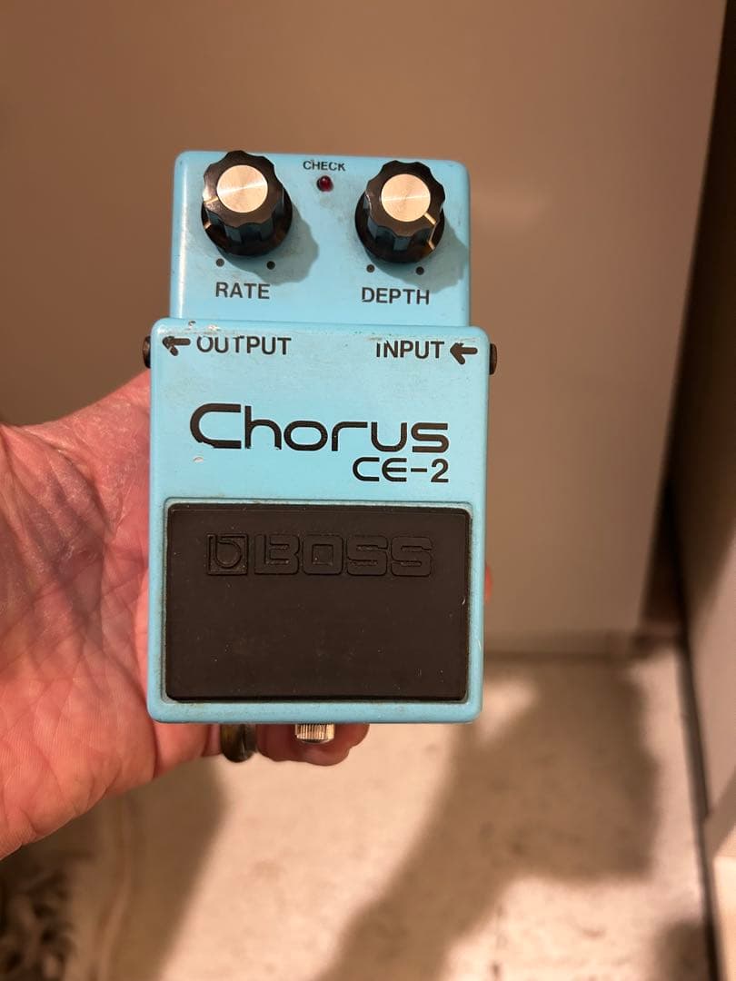 BOSS Chorus CE-2 ギターエフェクター　中古　現品のみ　完動品 BOSS Chorus CE-2 ギターエフェクター 中古 現品のみ 完動品の通販はau