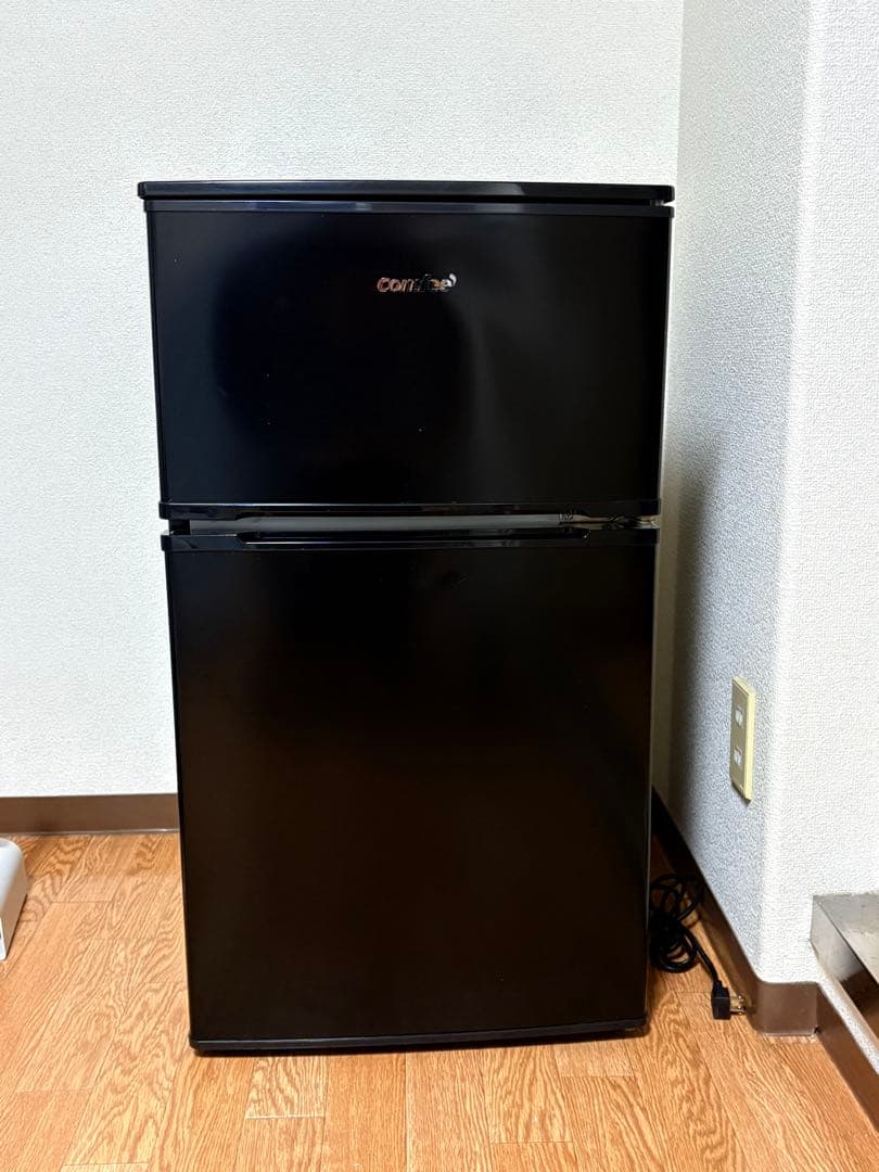 【えーぱんだ】COMFEE' 冷蔵庫 90L 2ドア 黒 Amazon | COMFEE' 冷蔵庫 90L 幅47.8cm 2ドア 右開き コンパクト 耐熱