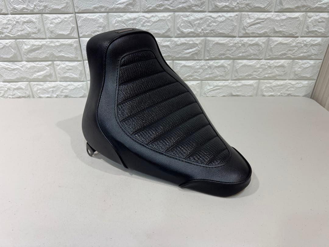 ソフテイル　K&H　タックロール　シート　FLST