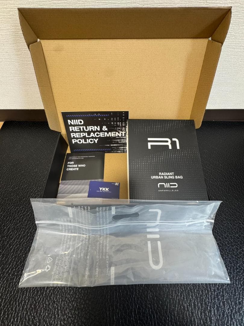 バッグ NIID Radiant Urban Sling R1