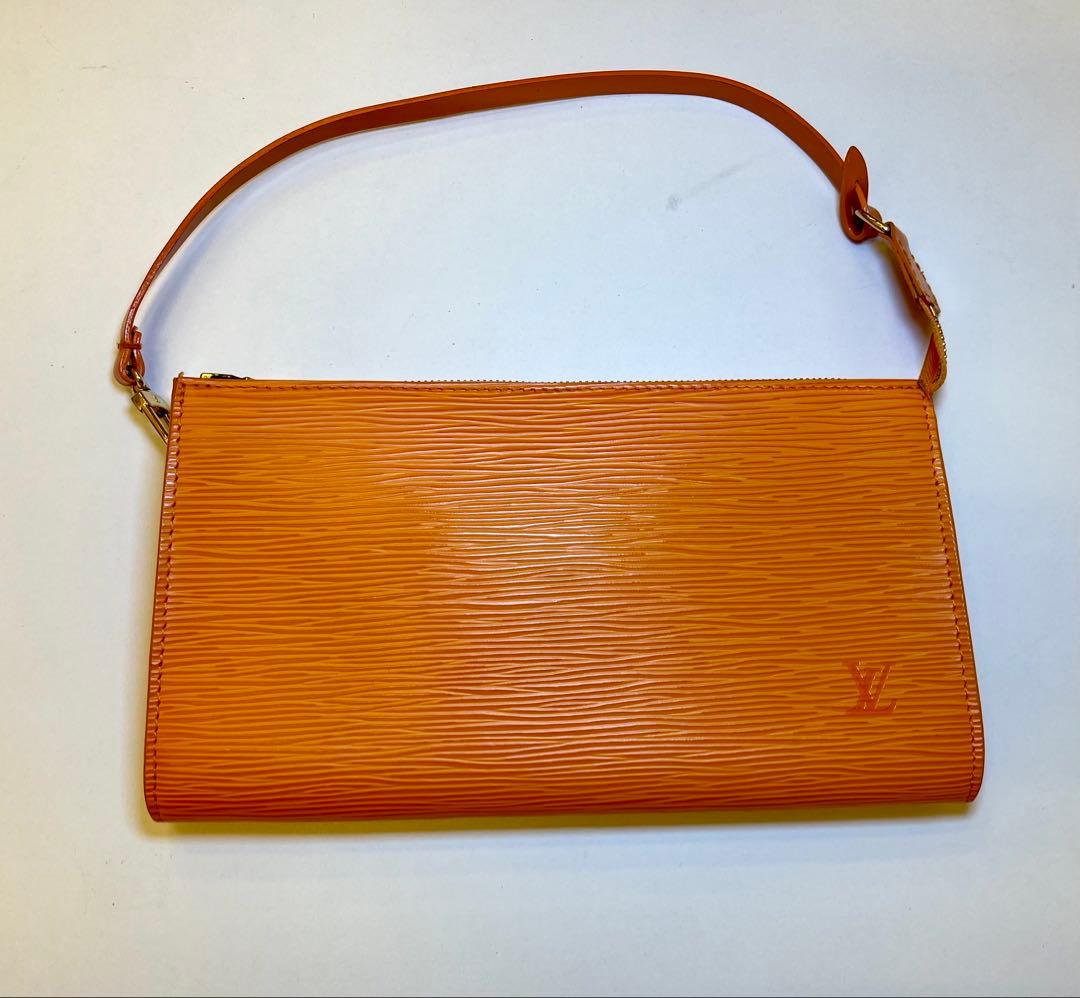 Louis Vuitton ルイヴィトン　エピ　レザーポーチ　オレンジ