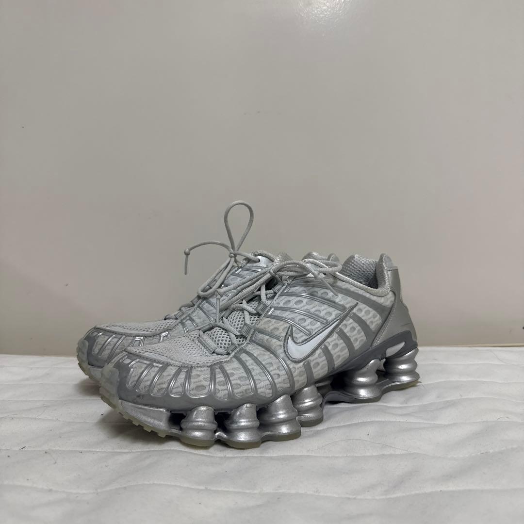 Nike Shox グレー ランニングシューズ nike-av3595-015_x.jpg