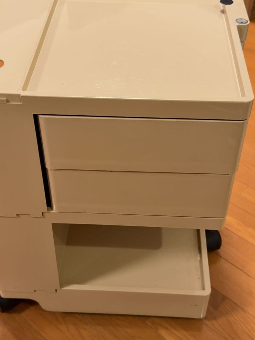 ボビーワゴン　ベージュ 2段2トレイ Amazon.co.jp: ボビーワゴン2段2トレイ ベージュ デザイナーズ家具