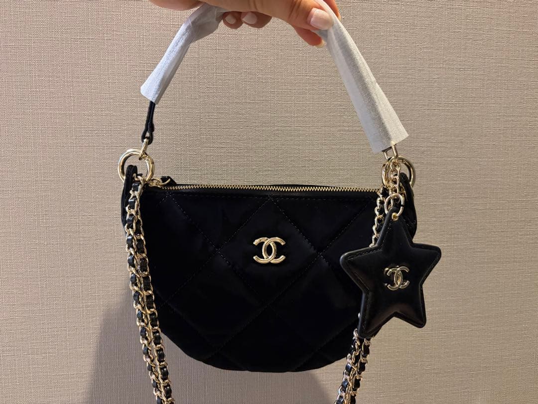 CHANEL ブラック ショルダーバッグ ノベルティー