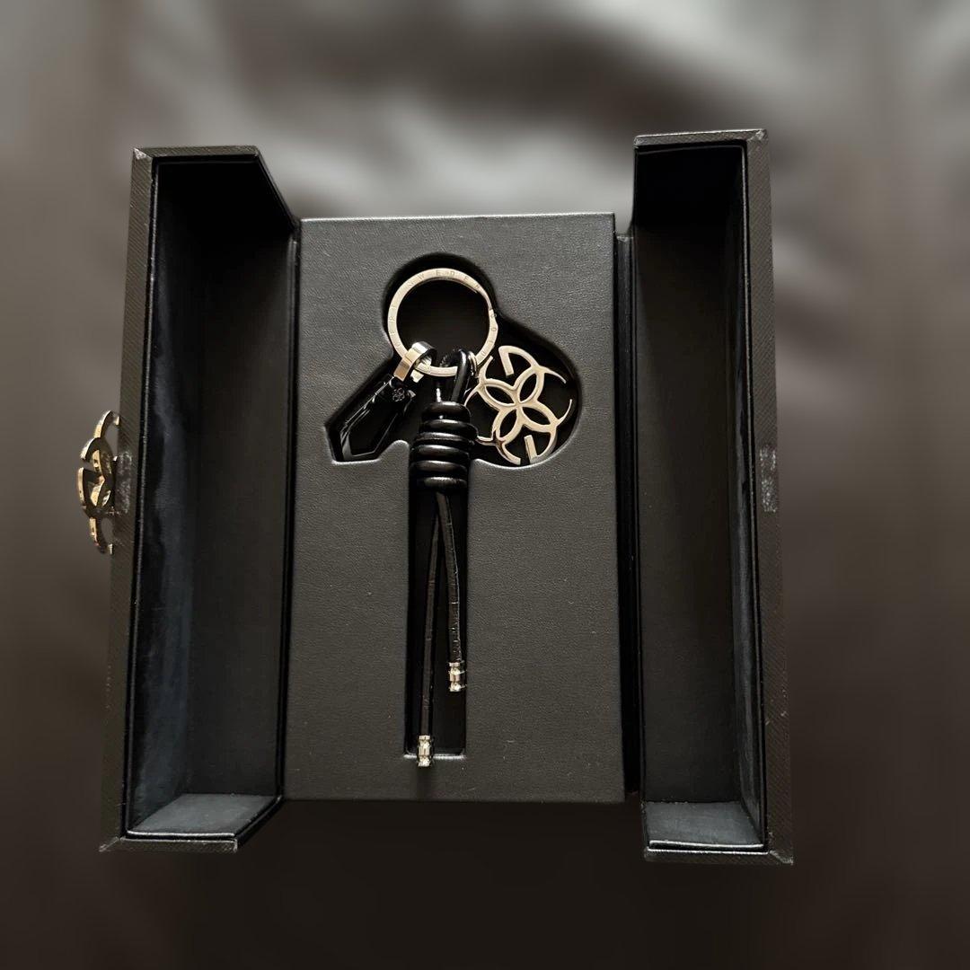 ゴールデンコンセプト キーホルダーBOX付 新品未使用 黒 BLVCK PARIS X GOLDEN CONCEPT – ゴールデンコンセプト公式サイト