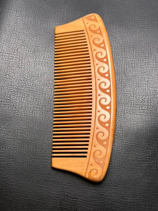 070899   天然桃の木素材櫛　5.6*15.5センチ