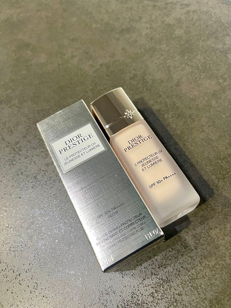 Diorプレステージ ホワイト ル プロテクター UV ルミエール シアーグロウ