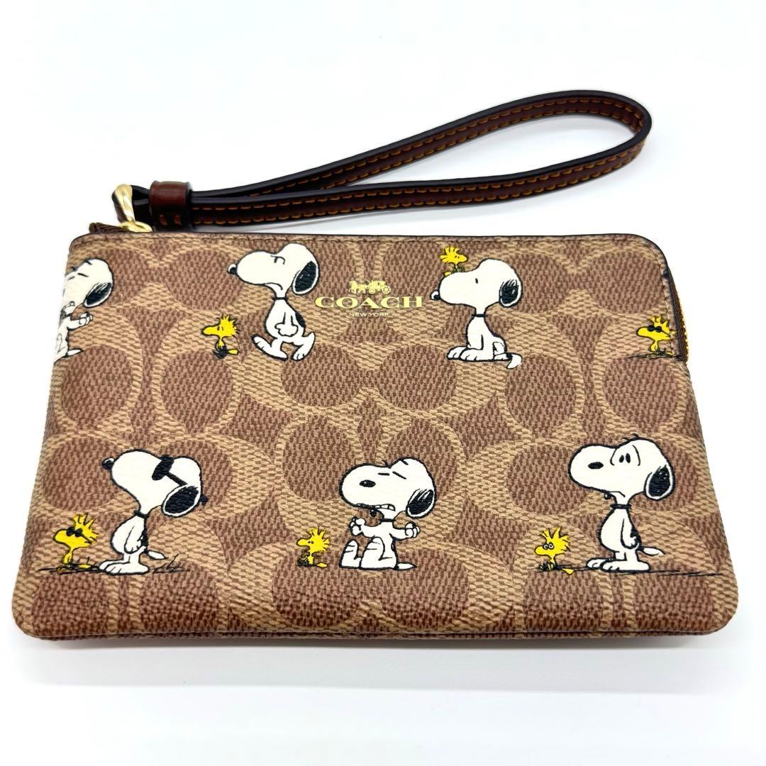 COACH x PEANUTS スヌーピーポーチ