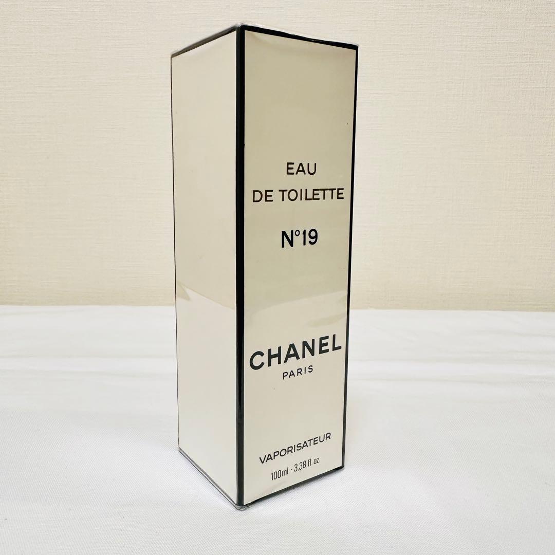 新品未開封　CHANEL シャネル　N°19 オードトワレ　香水　100ml