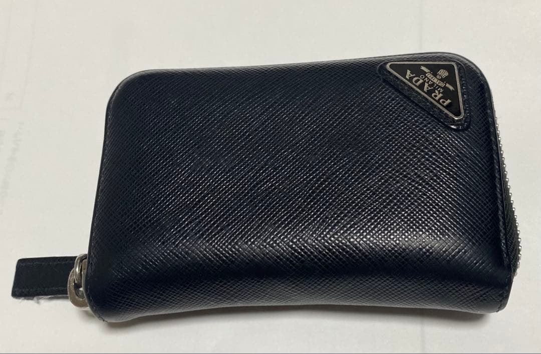 PRADA ブラックレザー ケース PRADA】サフィアーノレザー iPhone 15 / 15 Pro用 カバー (PRADA