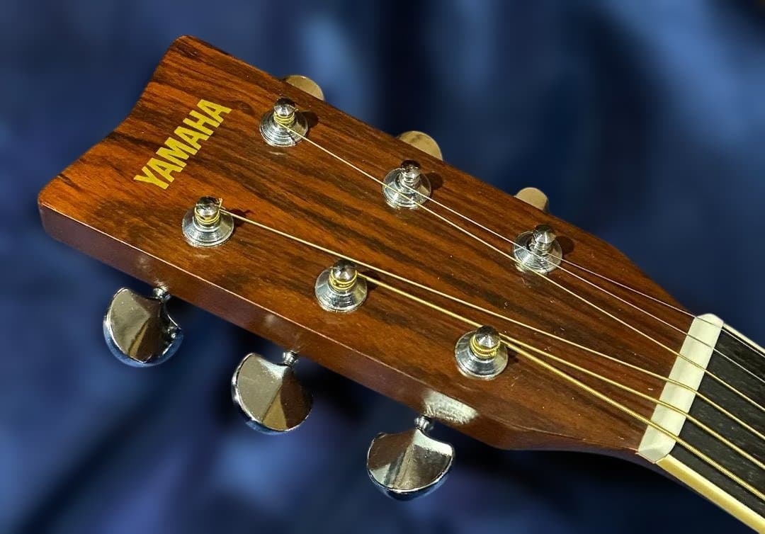 さ*く様 ★超美品！綺麗な音色激鳴り！ヤマハFG202　低弦高調整済　試聴音源有