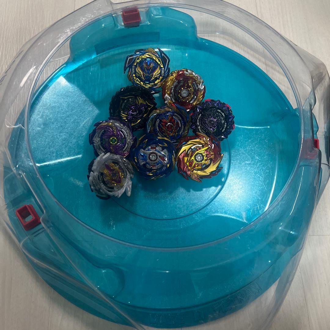 ベイブレードセット スタジアム2つ　ランチャー7つ　50個以上まとめて売り