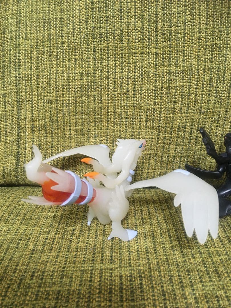 ポケモンファン18号付録 立体ポケモン図鑑 ゼクロム レシラム クリア