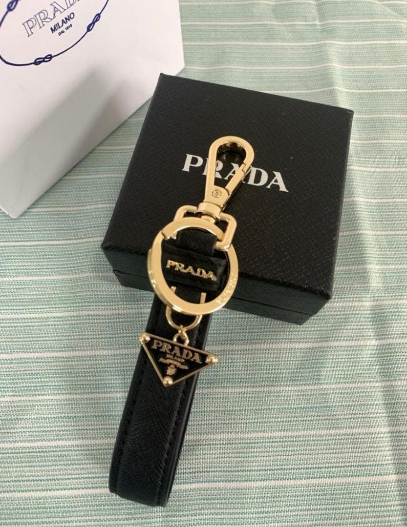 PRADA プラダ サフィアーノ ロゴ キーリング