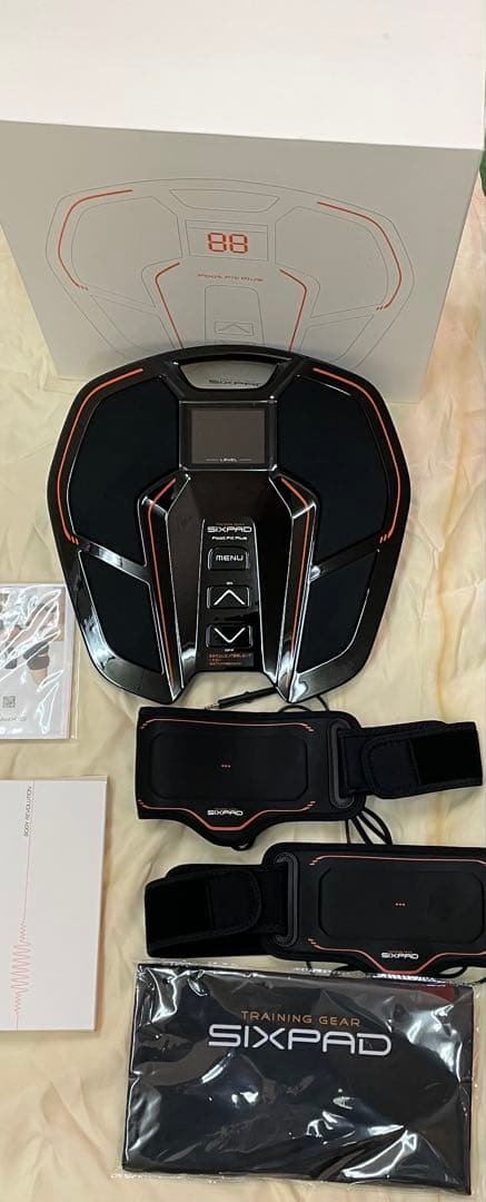 SIXPAD フットフィットプラス SIXPAD』から、足裏から太ももまでを効率的に鍛えるアイテム「SIXPAD