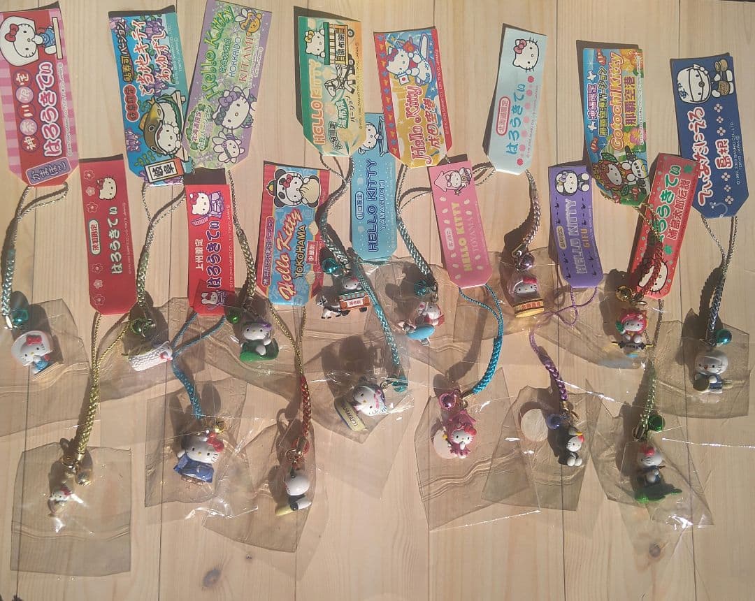 ご当地キティ、根付けストラップ　まとめ売り ハローキティ ご当地キティ まとめ売り 根付け ストラップ